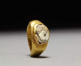 Ancient Roman Gold White Agate Portrait Bust Jewelry Finger Ring photo