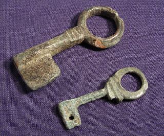 Two Fine Roman Bronze Key photo