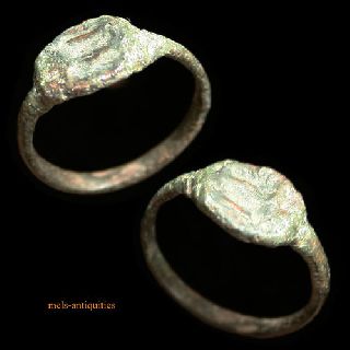 Ancient Bronze Roman Seal Ring Round Bezel Mels - Antiquities photo