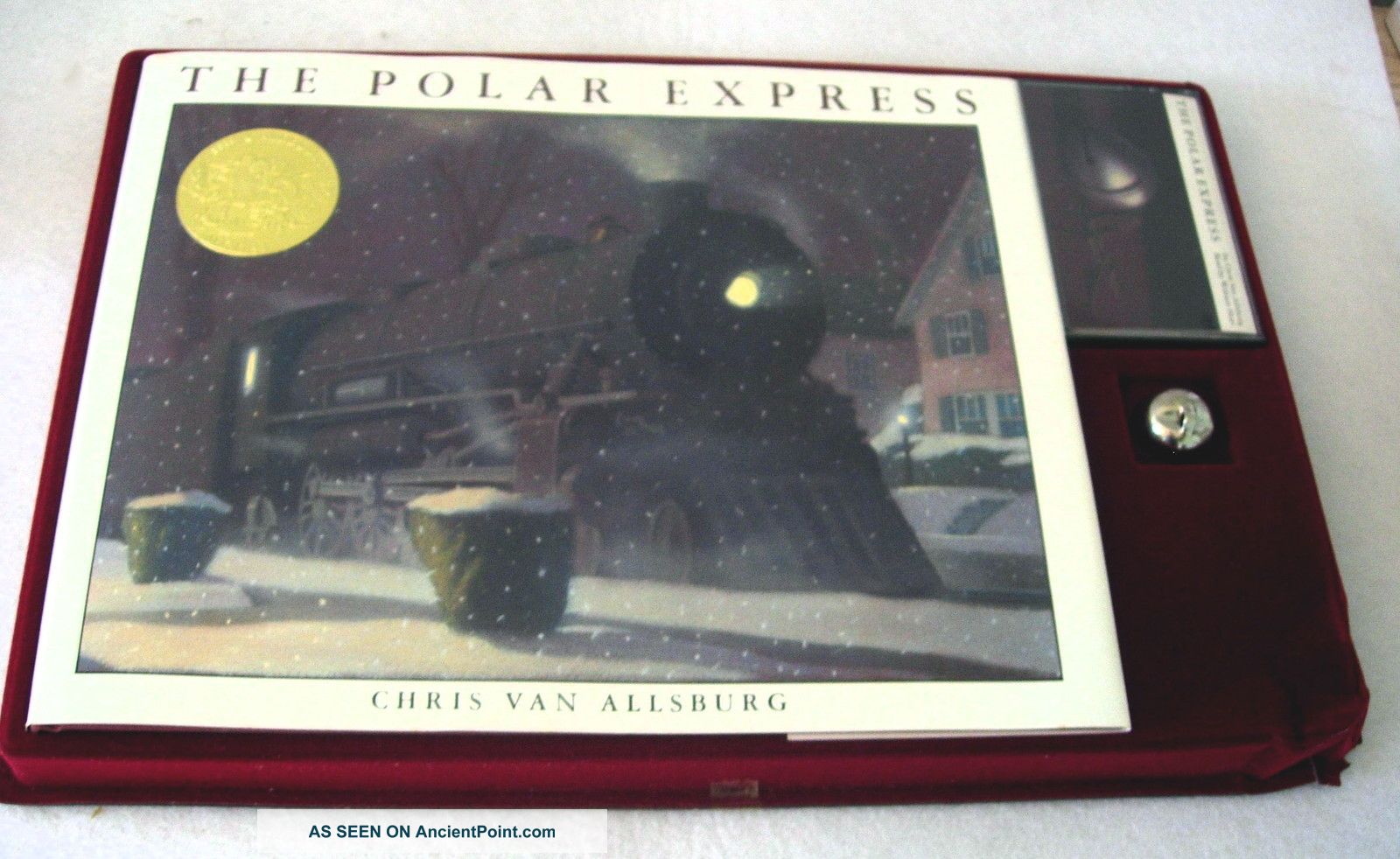 The Polar Express Gift Set With Tape & Bell In Box 1985 1st Edition The Americas photo