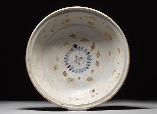 Ming Dynasty Shipwreck Petals Plate - Annamese Stoneware photo