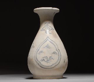 Hoi An Hoard Medieval Shipwreck Salvaged Antique Blue & White Yuhuchun Vase photo