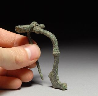 Authentic Ancient Roman Bronze Kraftig Profilierte Bow Fibula Brooch Jewelery photo