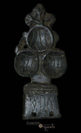 Medieval Three Crowns Strap End / Belt Chape 016567 photo