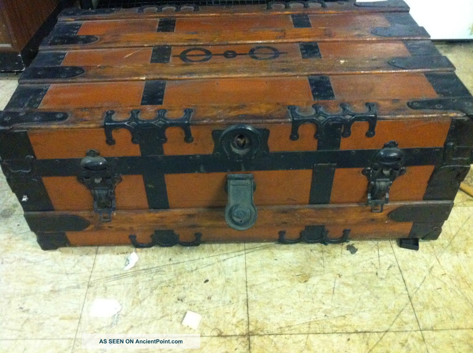 Antique Flat Top Steamer Trunk 1900 - 1910? 32x19x12 Leather Straps Hardware 1900-1950 photo
