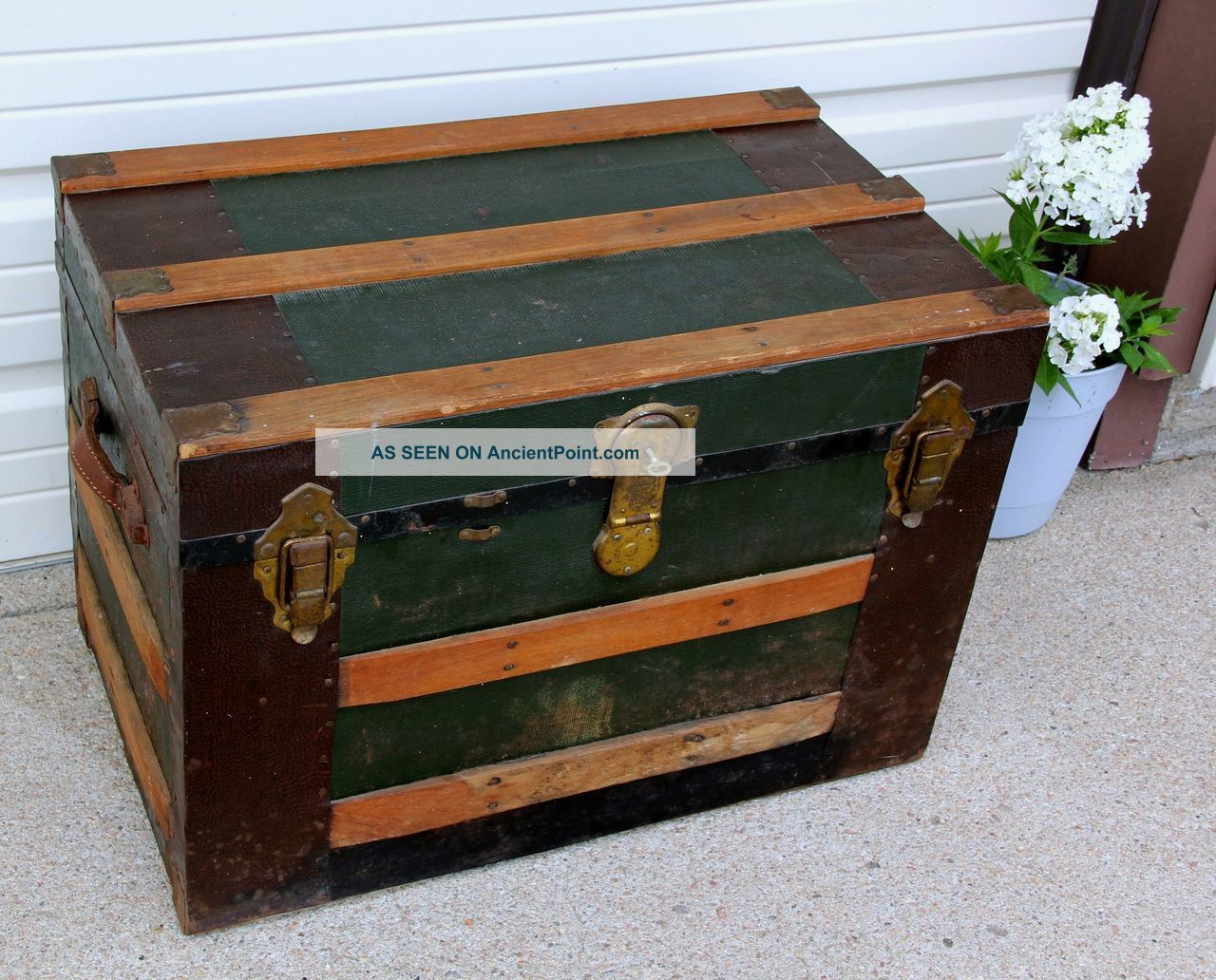 Antique Flat Top Steamer Trunk Chest W Tray Wood Slats Leather Handles Lock Key 1800-1899 photo