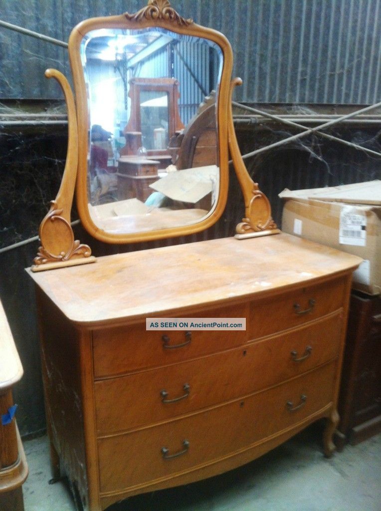 Antique Early 1900 ' S Birdseye Maple Dresser 1900-1950 photo