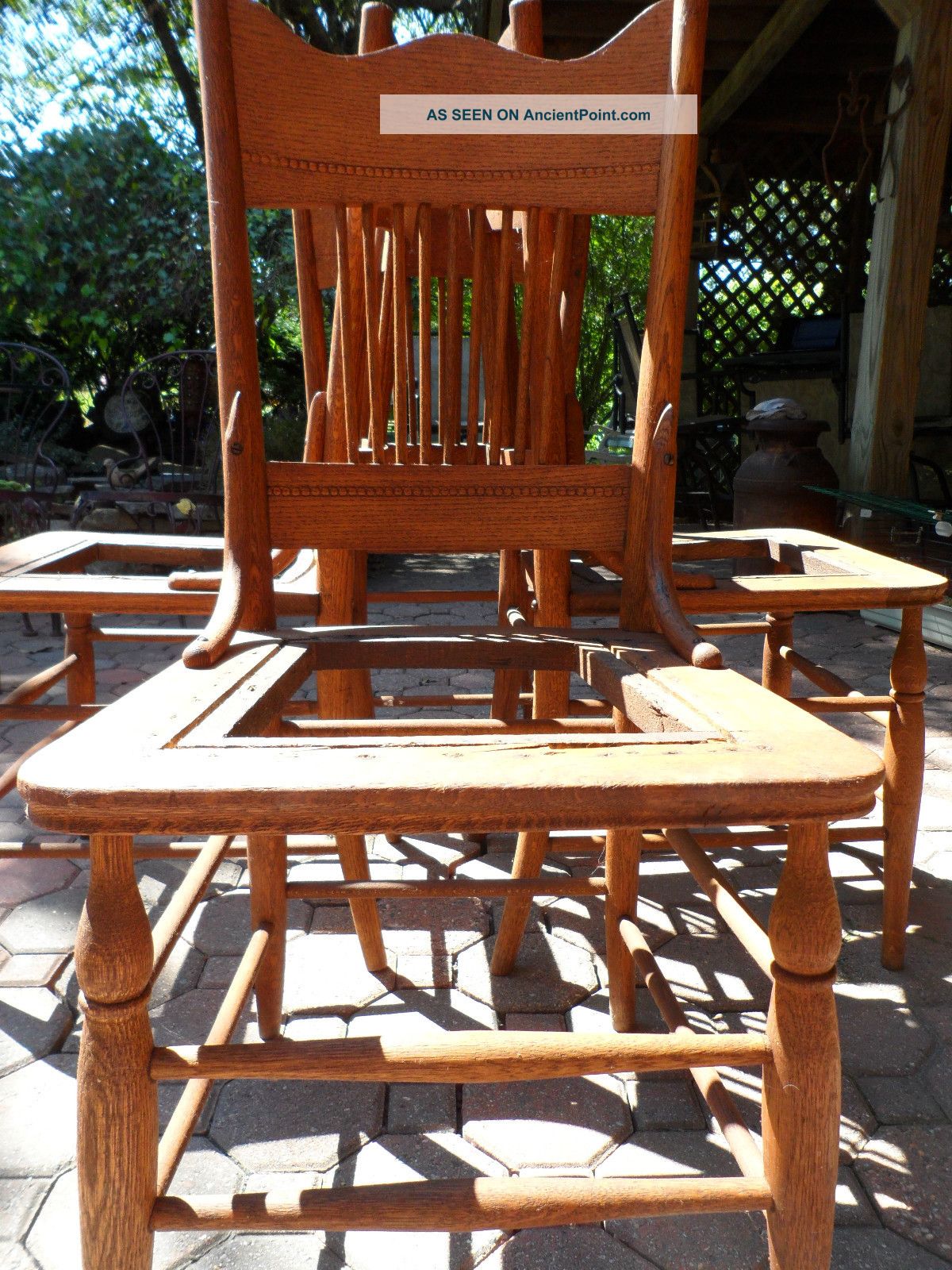 Set 4 Pressed Back Quarter Sawn / Tiger Oak Chairs Antique Post-1950 photo