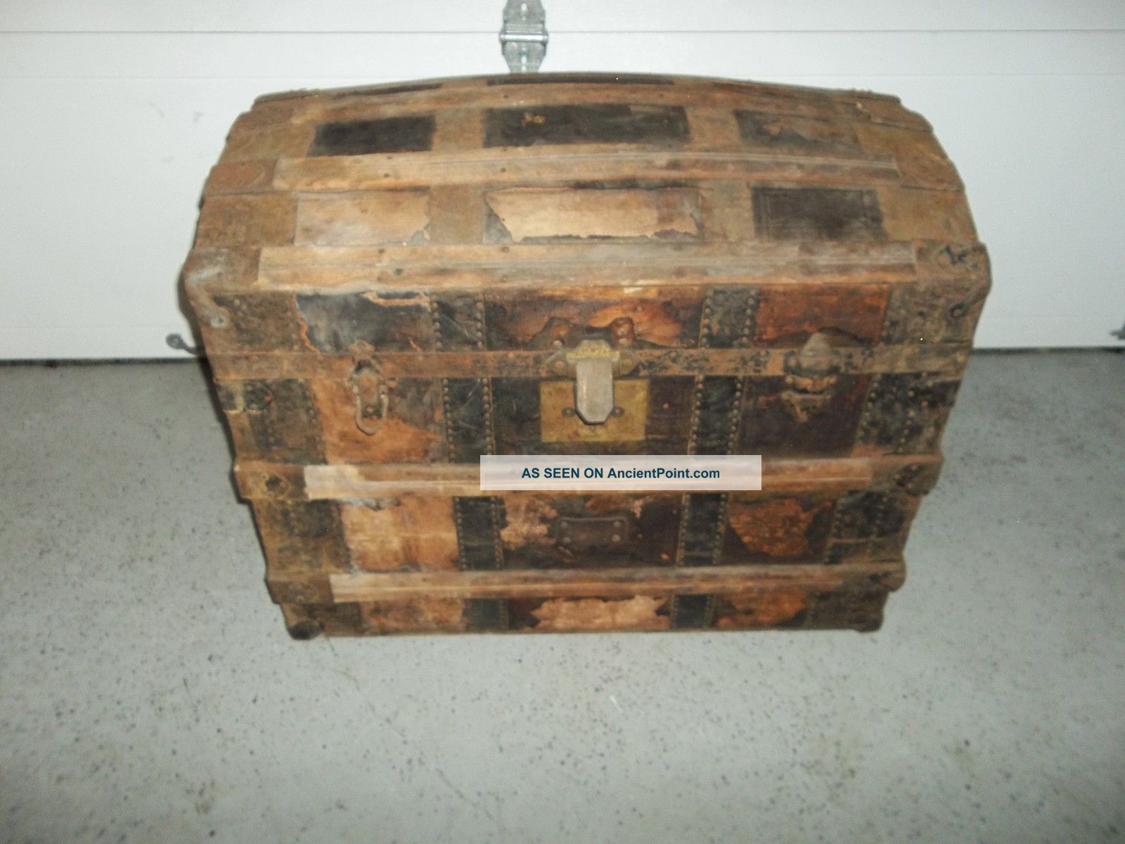 Antique Dome Top Steamer Trunk (condition) 1800-1899 photo