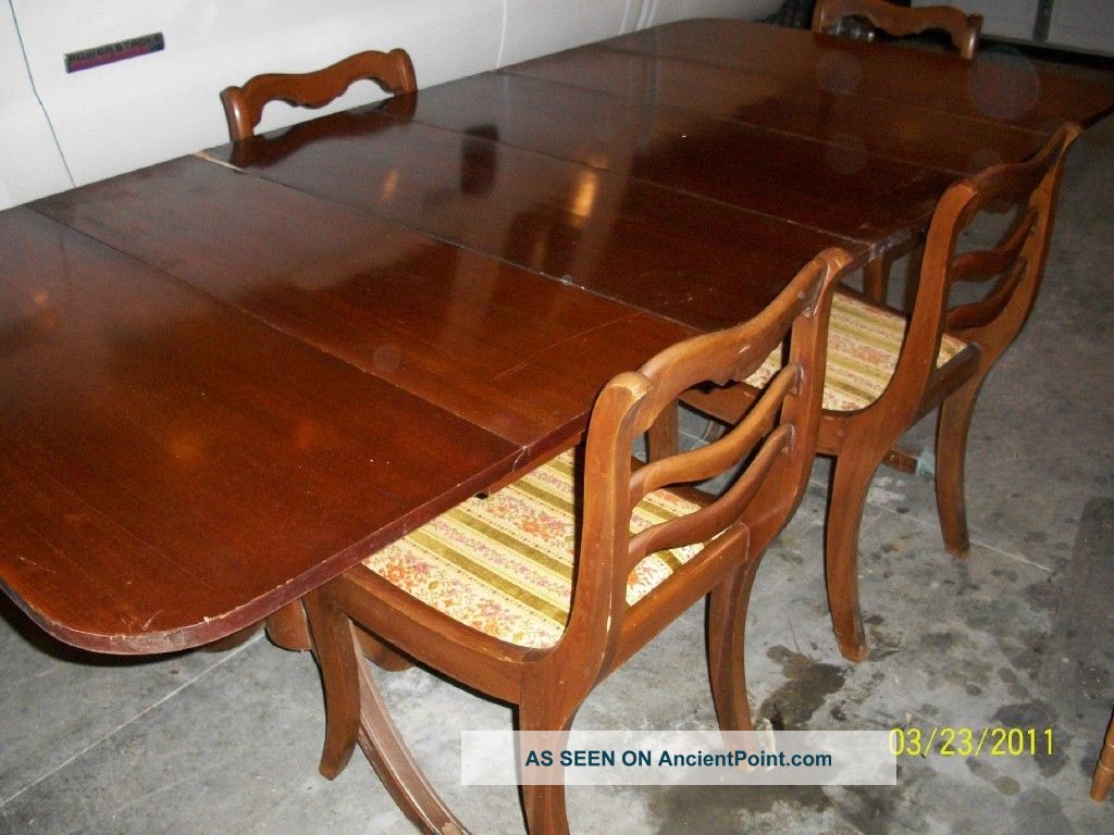 Vtg Drop Leaf Dining Table W 4 Chairs Two Extra Leaves Padded Protecter Covers 1900-1950 photo