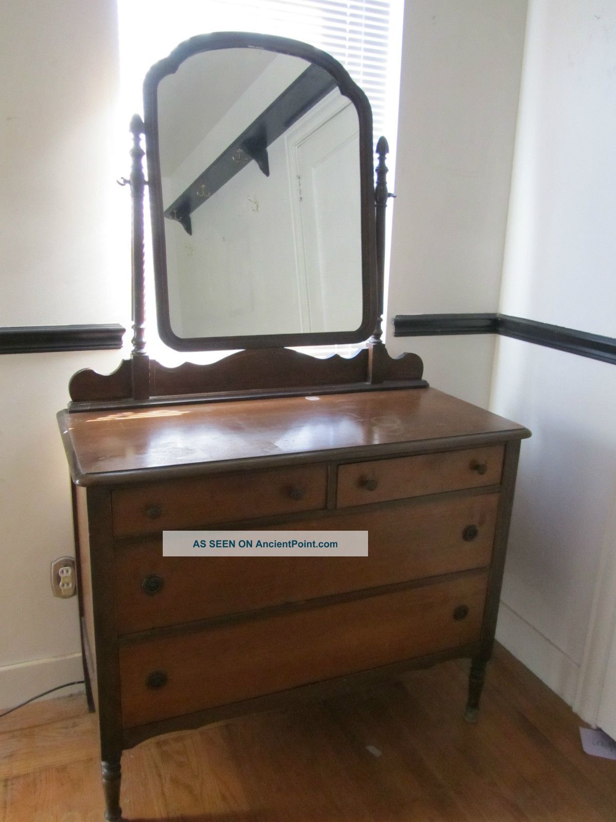 Antique 4 Drawer Dresser With Swivel Mirror 1900-1950 photo
