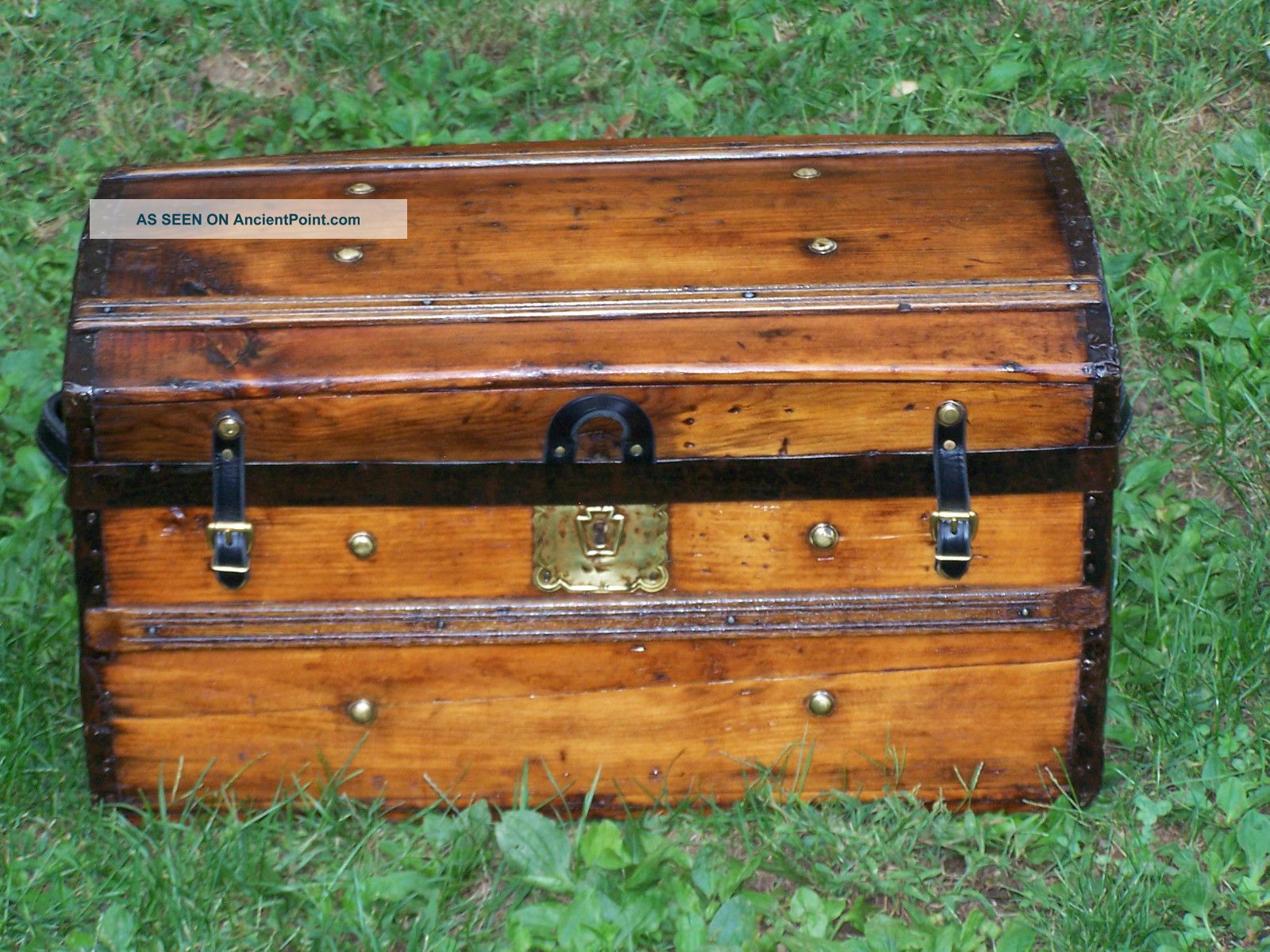 Restored Antique Victorian Jenny Lind Stagecoach / Steamer Trunk 1850 1800-1899 photo