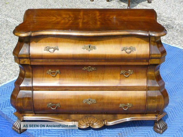 Vintage Claw Foot Italian Or Spanish Style Circassian Walnut Commode Bombe Chest Post-1950 photo