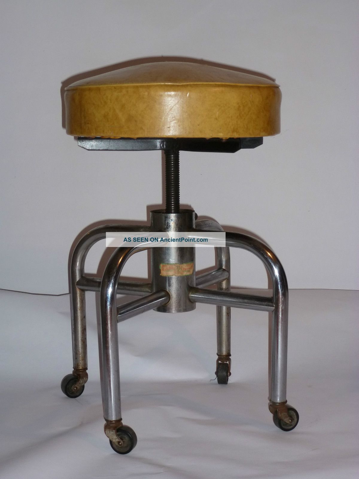 Vintage 1950s Medical/industrial Stool All Metal Base Casters Adj Height Usa Post-1950 photo