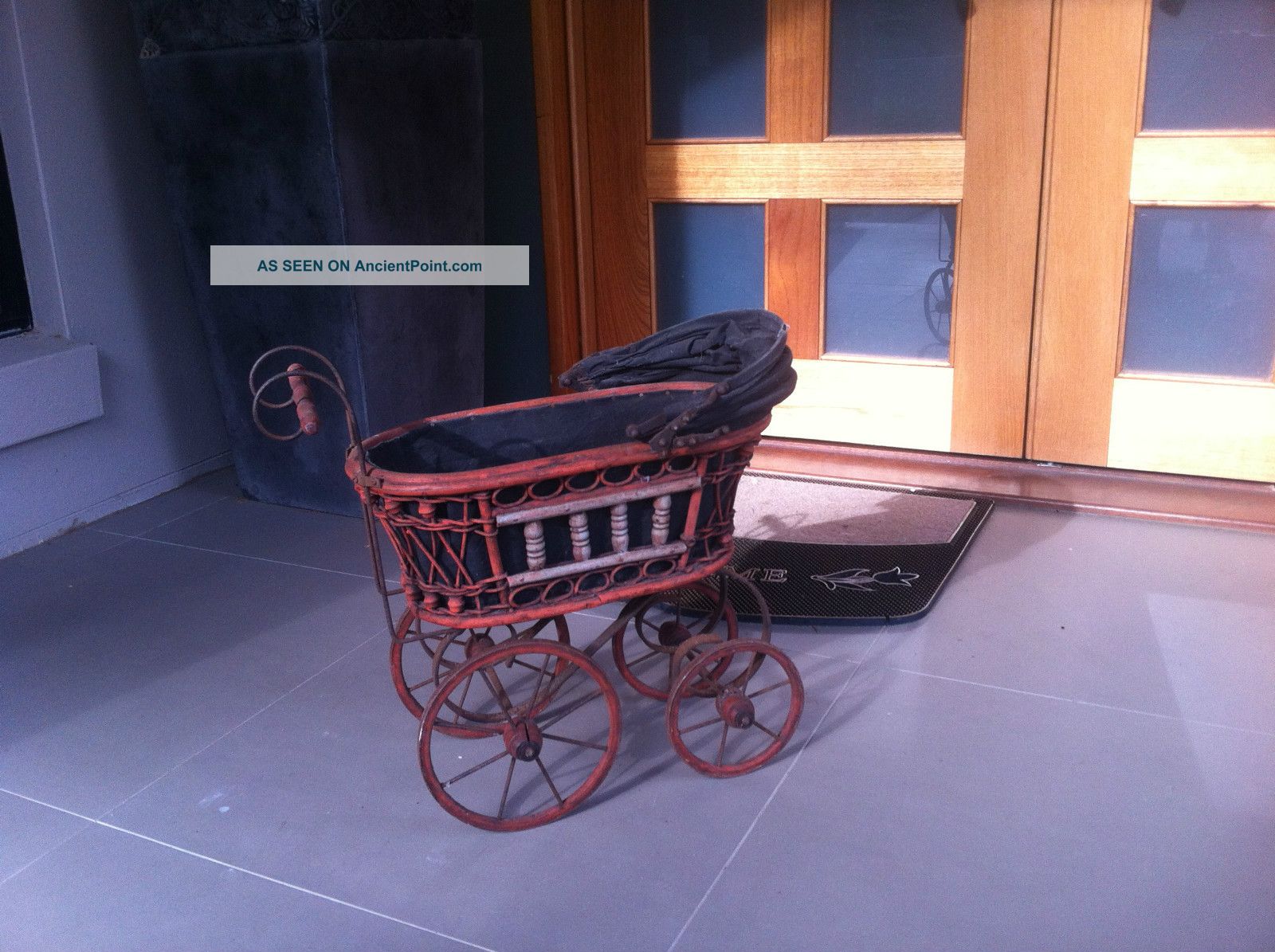 Reproduction Dolls Pram Baby Carriages & Buggies photo