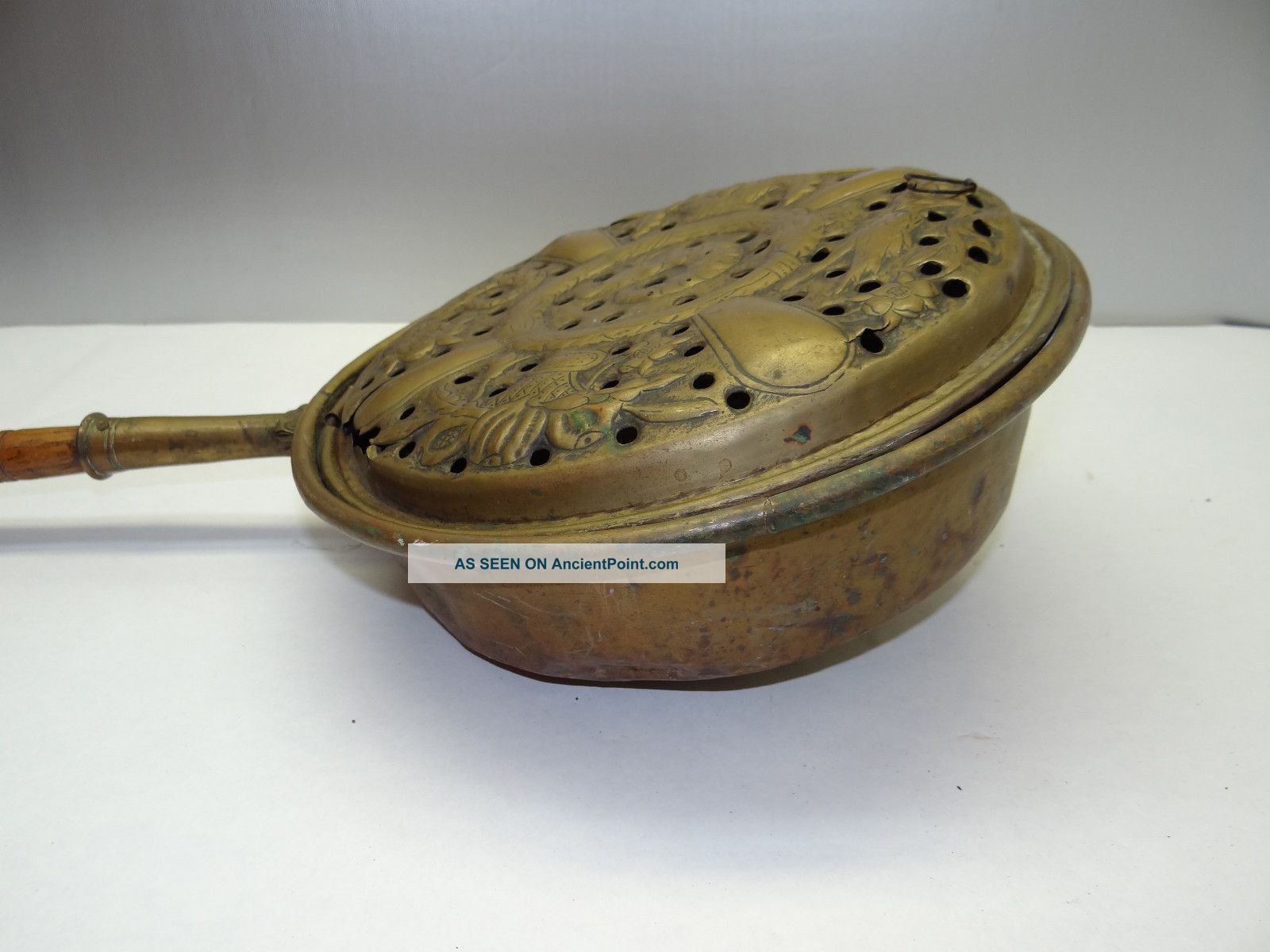 ... Ornate Old Wooden Handle Bed Warmer Bucket Asian? Hearth Ware photo 2