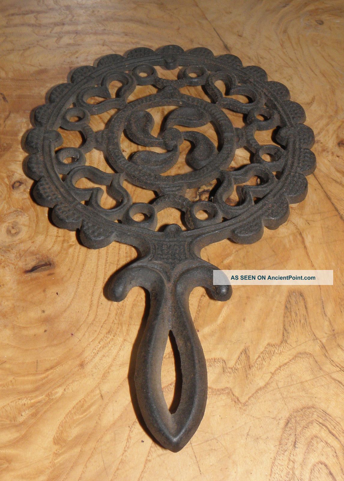 Vintage Trivet Maine Collection Cast Iron Footed Round Handlepin Wheel Hearts Trivets photo
