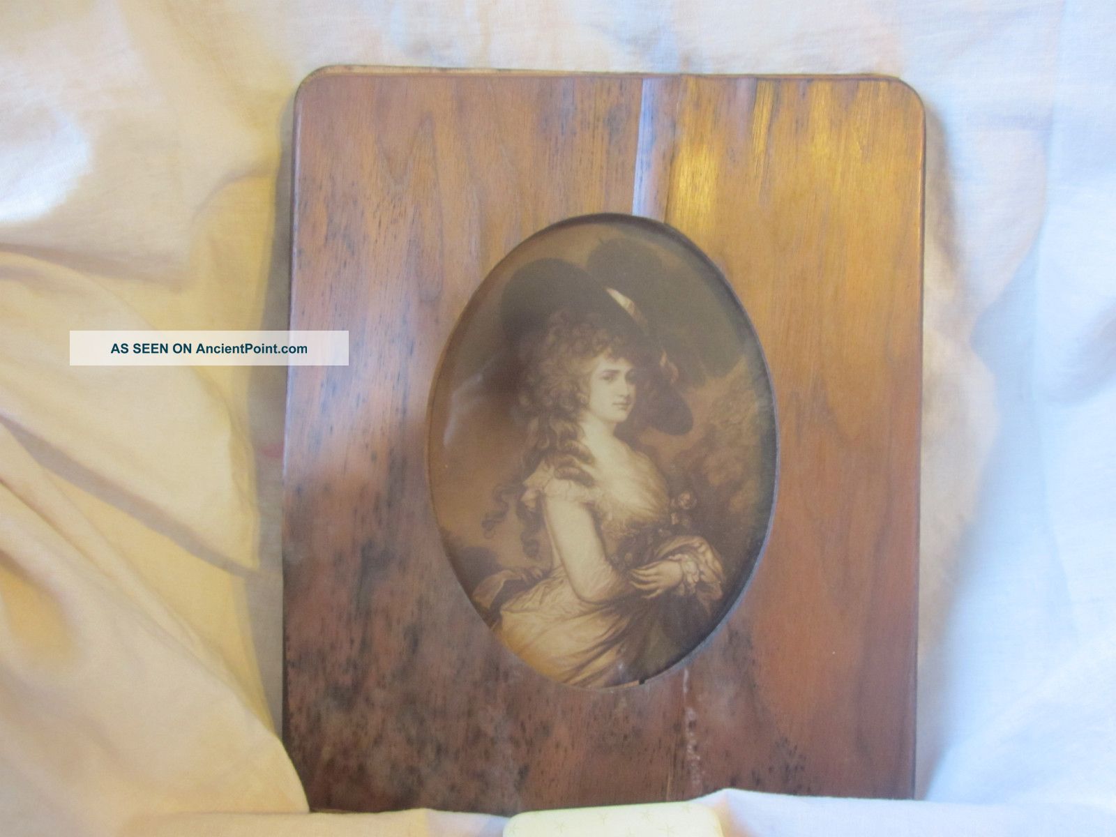 Antique Wood Veneer Picture Frame Woman Picture Print Oval Opening Picture Frames photo