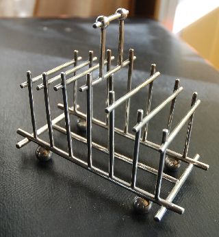 Toast - Rack - Christopher Dresser Style (aesthetic Movement) Silver - Plate (126) photo