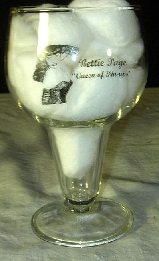 Vintage 1950 ' S Bettie Page Queen Of Pin - Ups Glass 1 photo