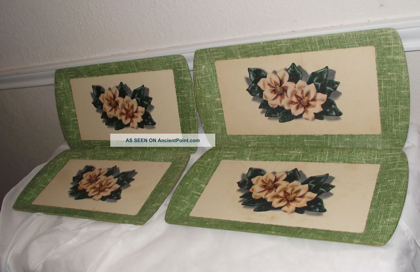 Mid Century4 Kentley Deluxe Buffet Trays Green Edge With Center Magnolia Flower Mid-Century Modernism photo