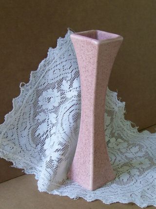 Vintge Mid Century Modern Pink Speckle Vase Red Wing Atomic Bow - Tie Geometric photo