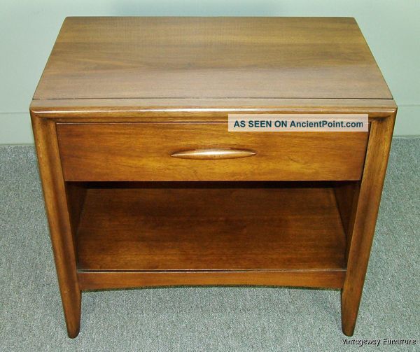 5713: Broyhill Mid Century Modern Nightstand Emphasis Mid-Century Modernism photo