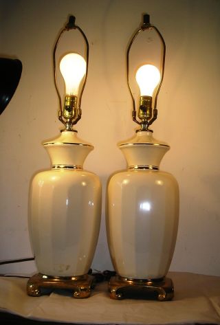 Wonderful Vintage Pair Hollywood Regency Cream White And Gold Pottery Lamps C15 photo