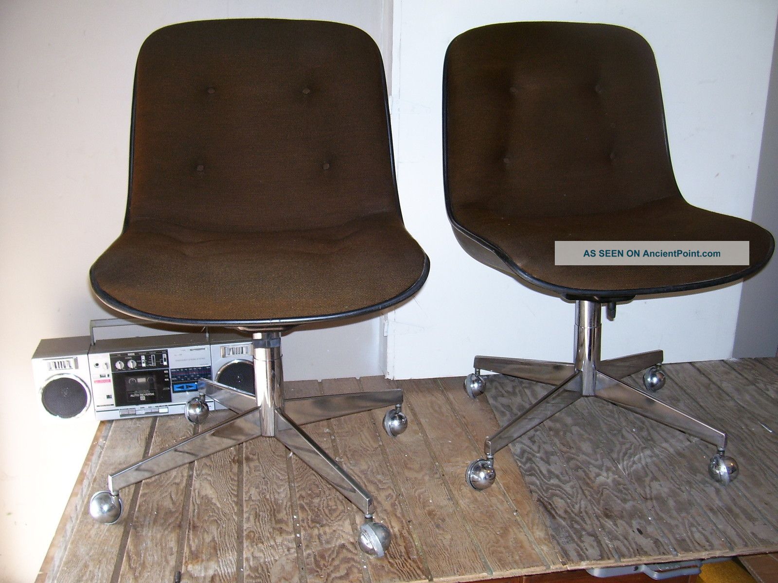 Midcentury Modern Chrome Base & Castor Steelcase Pollock Shell Tufts Knoll Style Mid-Century Modernism photo