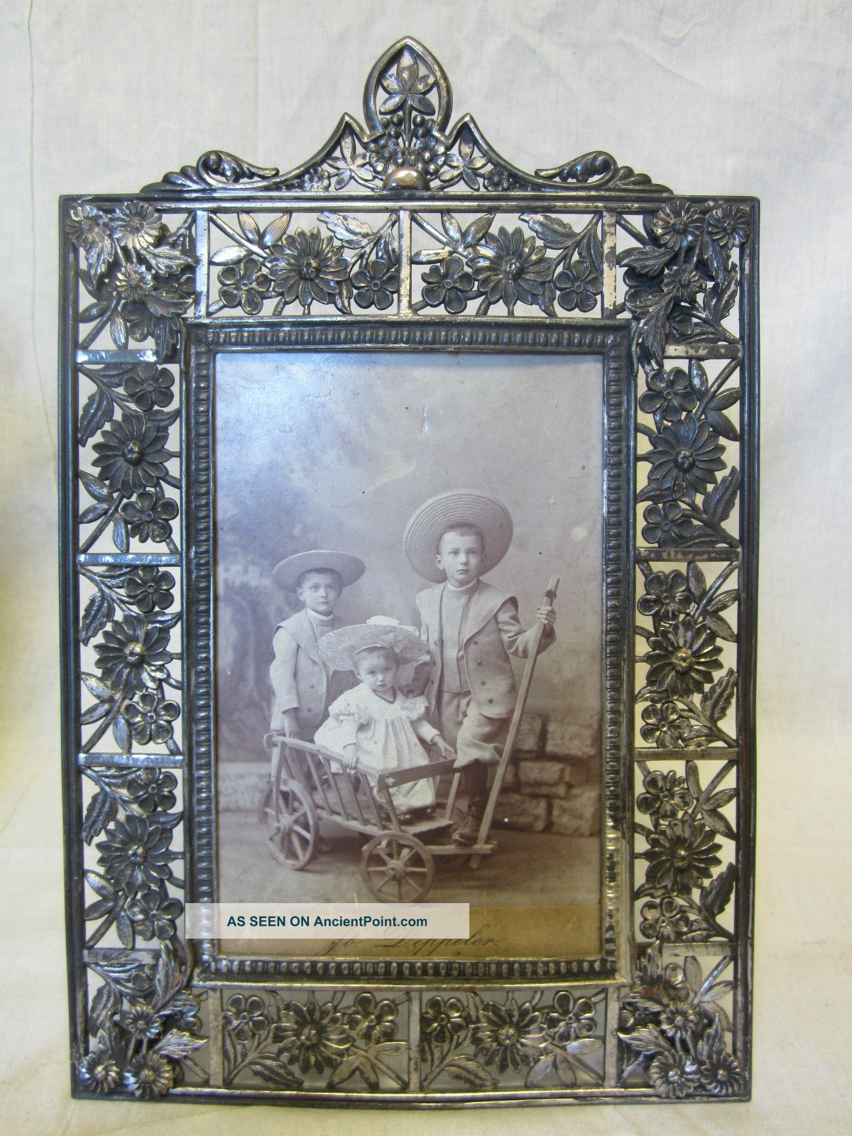 Victorian Ornate Picture Frame - Hartford Silverplate Co - Flowers Picture Frames photo