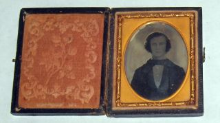 Antique Victorian 1800 ' S Young Man Photograph Gold Frame Leather Case Clasp Bw photo
