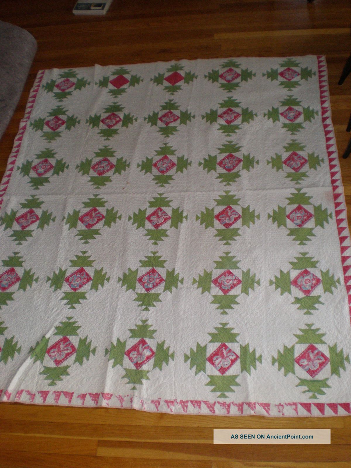 Antique 19th Century Red And Green Country Quilt With Goosewing Borders Completed Quilts photo