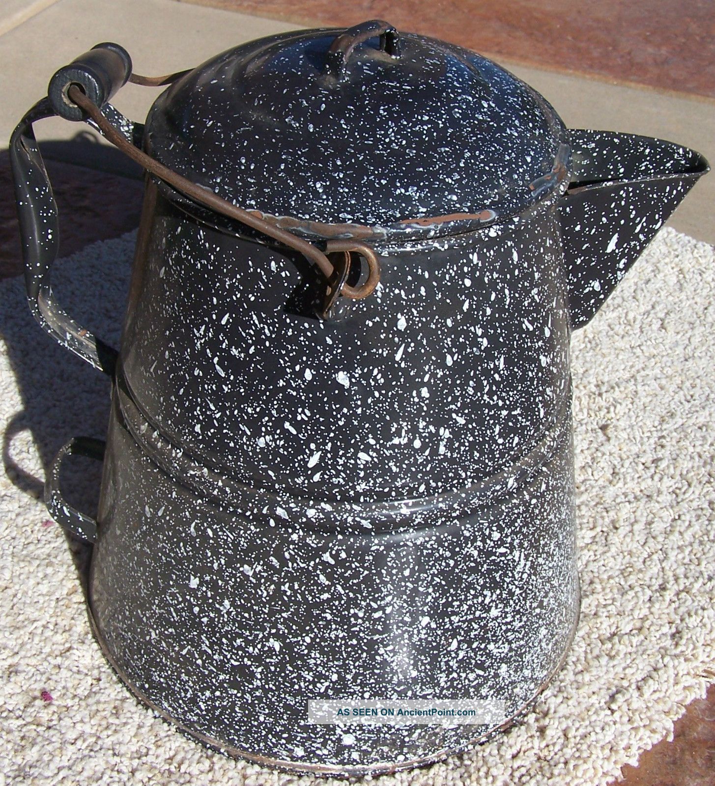 Antique Chuck Wagon Coffee Pot W/ Handle And Lid Primitives photo