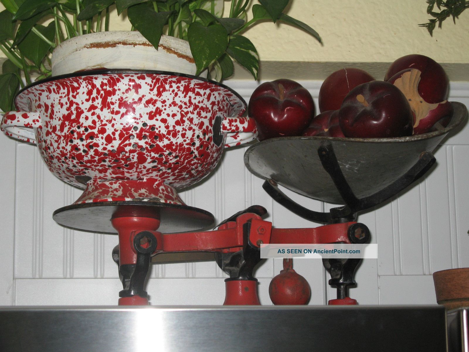 Darling Decorative Red Primitive Scale With Metal Weighing Bowl Primitives photo