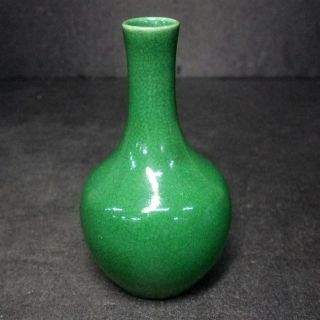 F212: Chinese Porcelain Ware Small Flower Vase With Popular Green Kochi Glaze photo