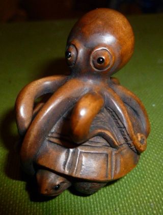 Fine Netsuke Octopus On Tortoise Well Carved C20th Signed Faux Ivory Disc Rare photo