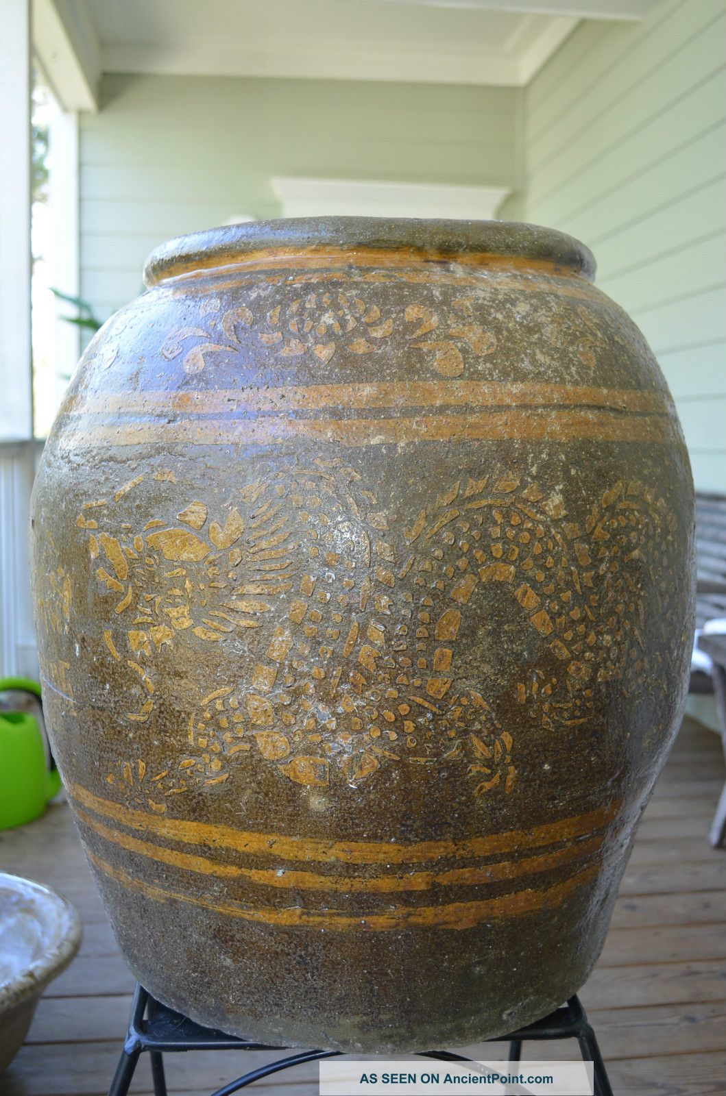 Korean Dragon Pot,  Pottery Korea photo