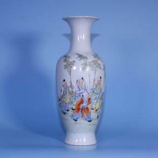 A Wonderful Perfect Chinese Porcelain Republic Famille Rose Vase photo