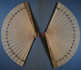 Gorgeous 19th Century Cantonese Chinese Brise Fan Carved Sandalwood photo