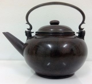 Chinese 19th Qing Dynasty Yixing Teapot photo