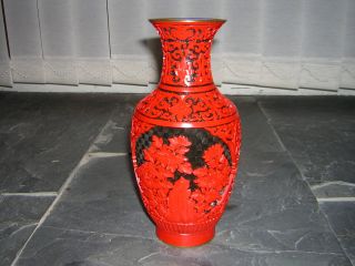 Antique Chinese Red Cinnabar Lacquer Imperial Garden Vase photo