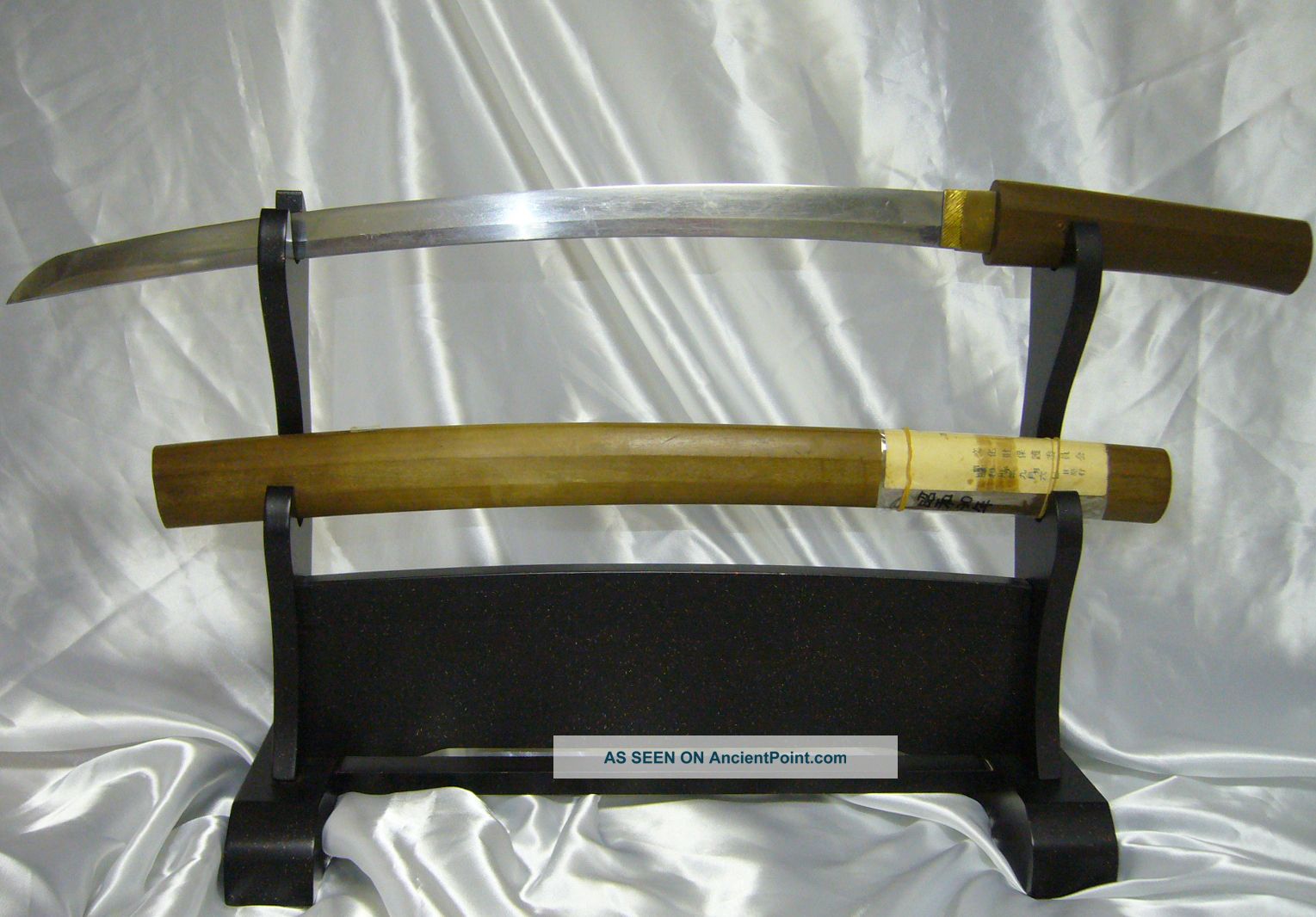 Koto Wakizashi Muromachi: Nio Kiyonaga Japanese Samurai Sword Tanto Katana Swords photo