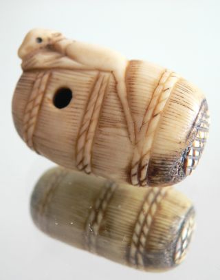 Antique Netsuke.  Precious Material.  Mouse On A Bale Of Hay.  19th C. photo
