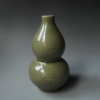In The Song Dynasty Longquanyao Celadon Gourd Bottle Made In China“景德镇”beautiful photo