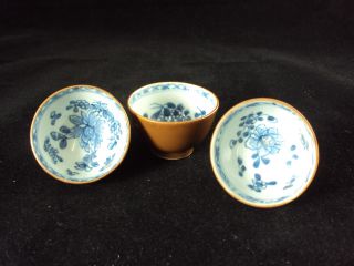 3 Little Chinese Porcelain Batavia - Brown/blue - White Cups photo