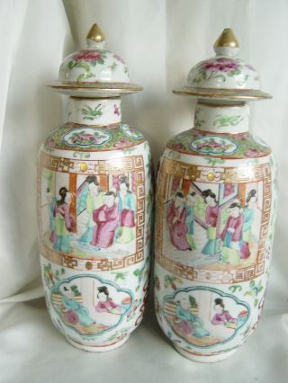 19th Two Chinese Export Porcelain Familie Rose Medallions Vases photo