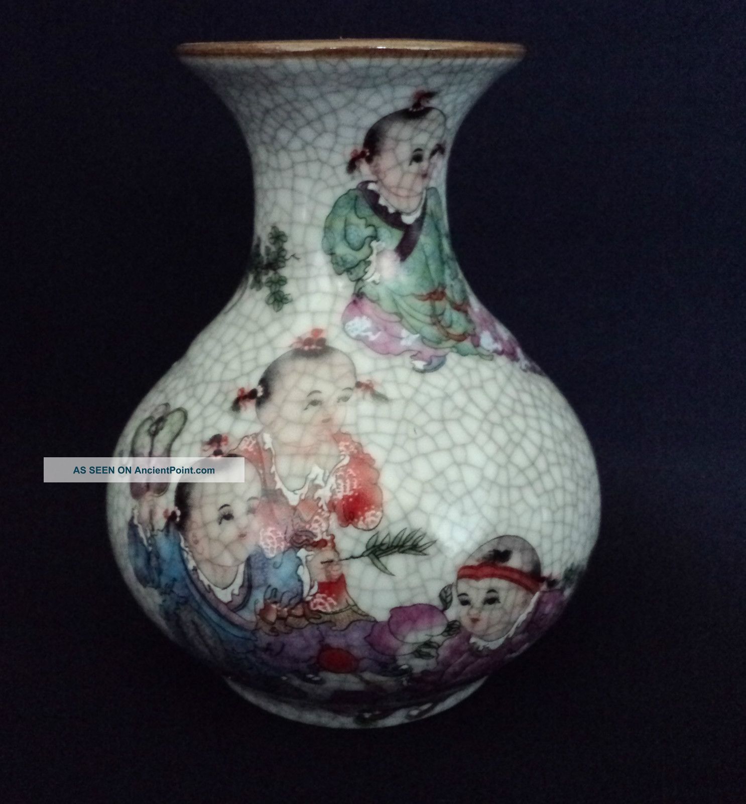 China Famille Rose Cracked Ice Baby Play Chart Vase Vases photo