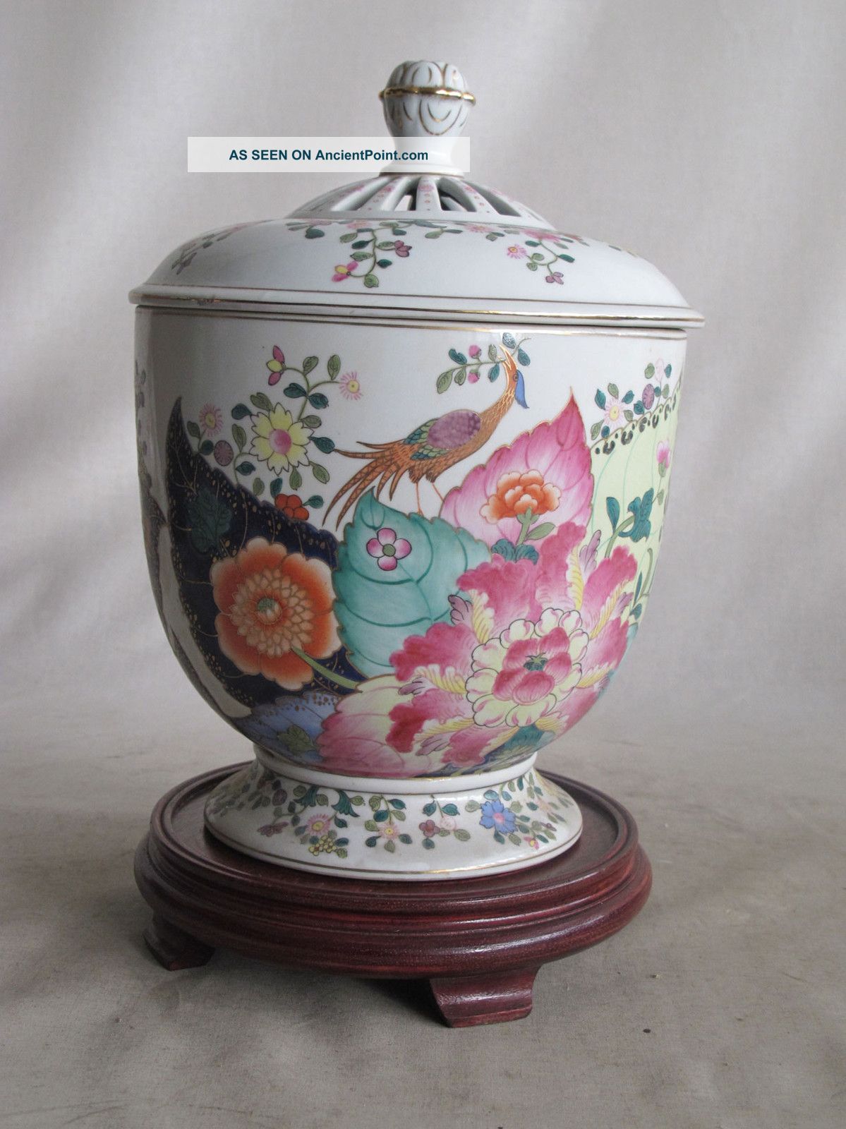 Chinese Qing Style Famille Rose Tobacco Leaves Cover Vase Vases photo