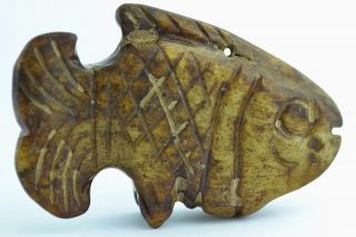 China Collectibles Old Decorated Handwork Jade Burnish Carving Fish Pendant photo