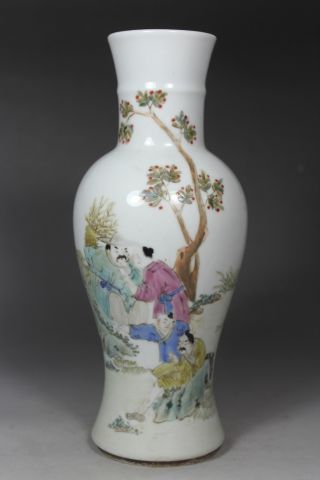 Chinese Handwork Painting Hero Old Porcelain Vase photo